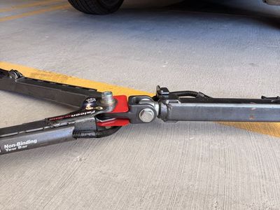 Roadmaster Falcon All-Terrain RV Non-Binding Tow Bar with Freedom Latch