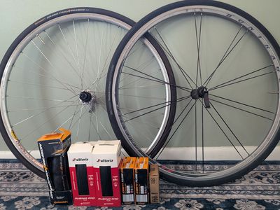 Road bike wheels, tires, tubes