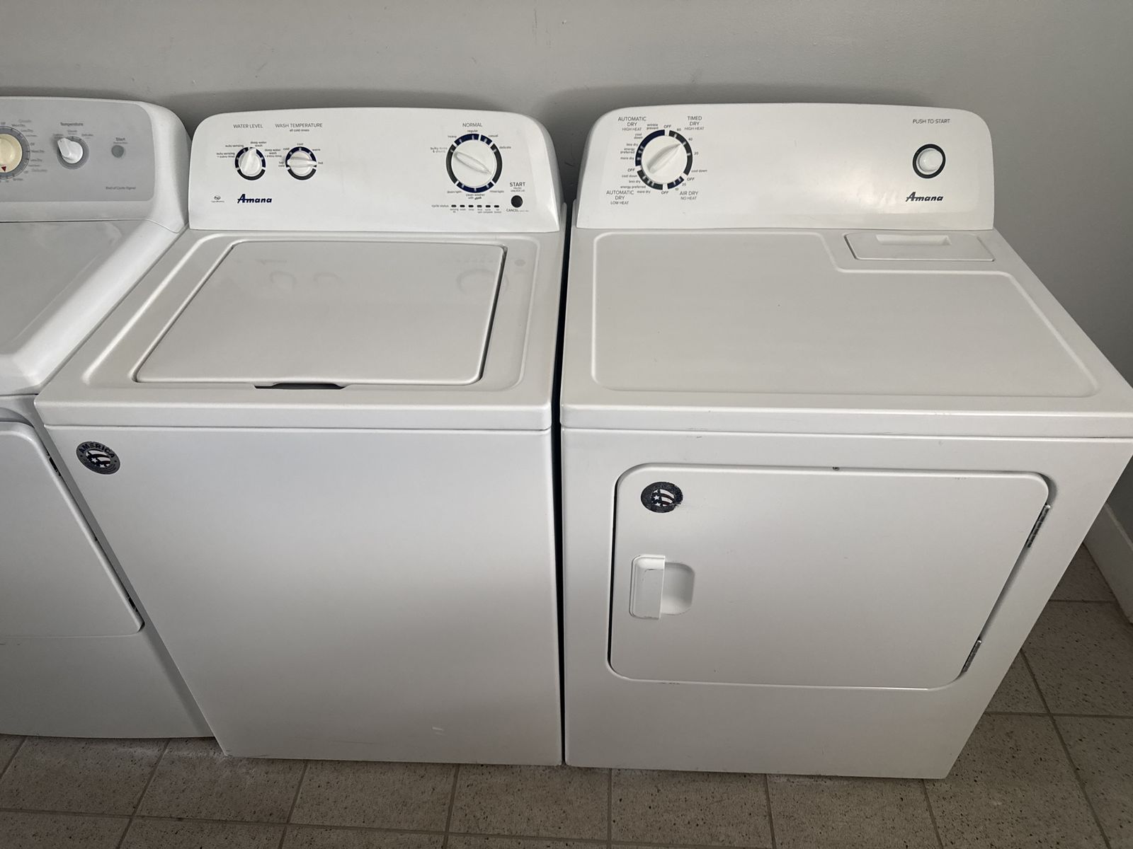 Amana NTW4516FW3 Top-Load Washer & NED4655EW1 Electric Dryer Set - White