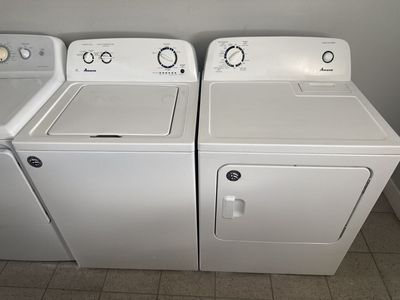 Amana NTW4516FW3 Top-Load Washer & NED4655EW1 Electric Dryer Set - White