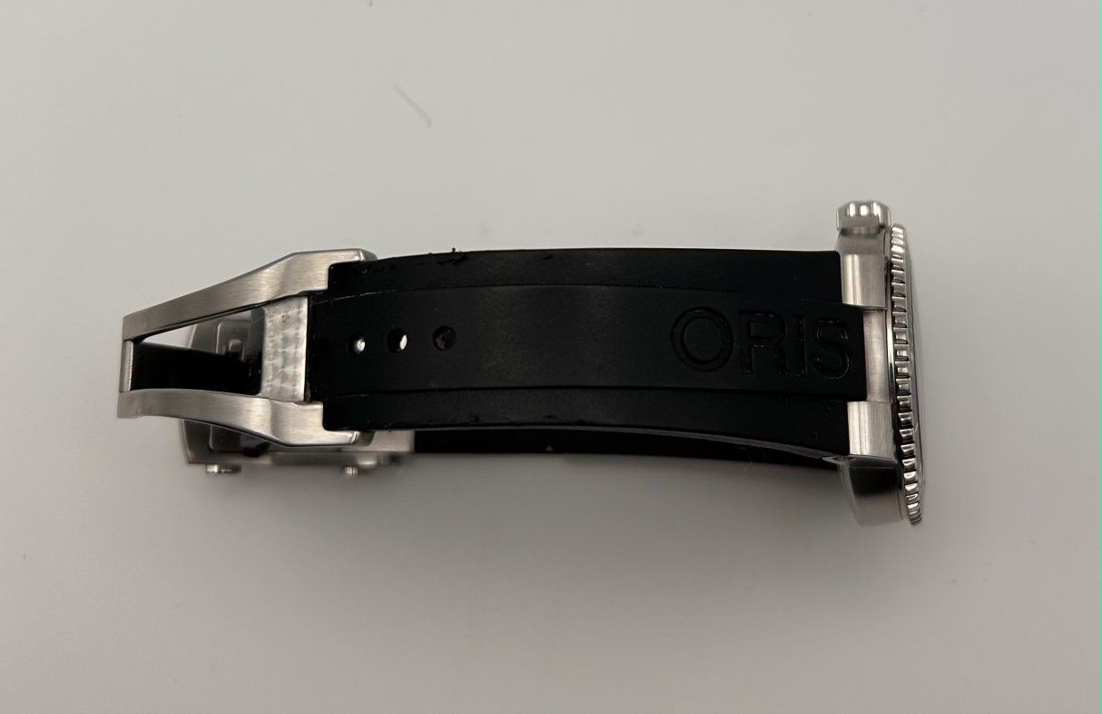 Main image 6