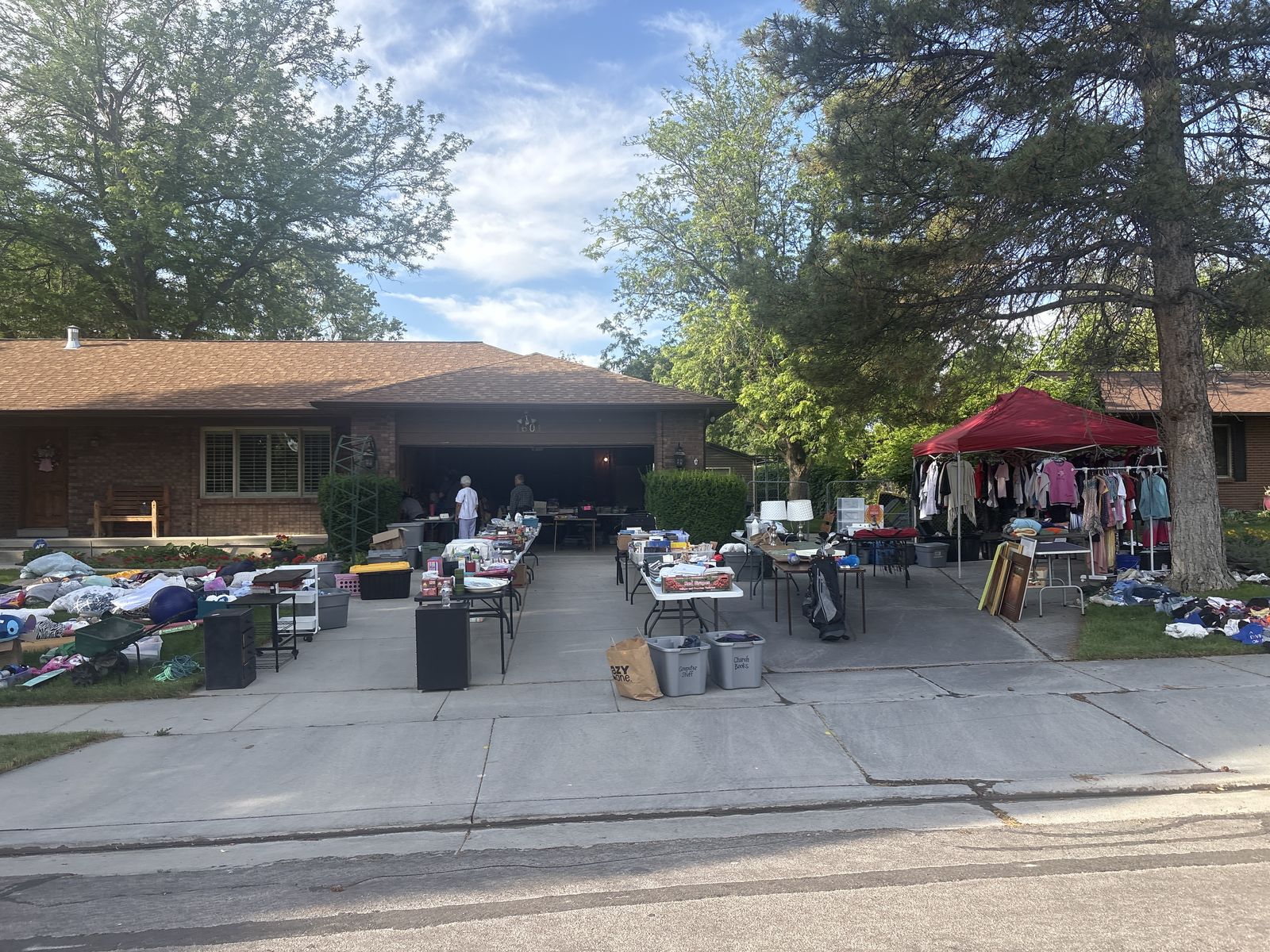 Huge multi family yard sale