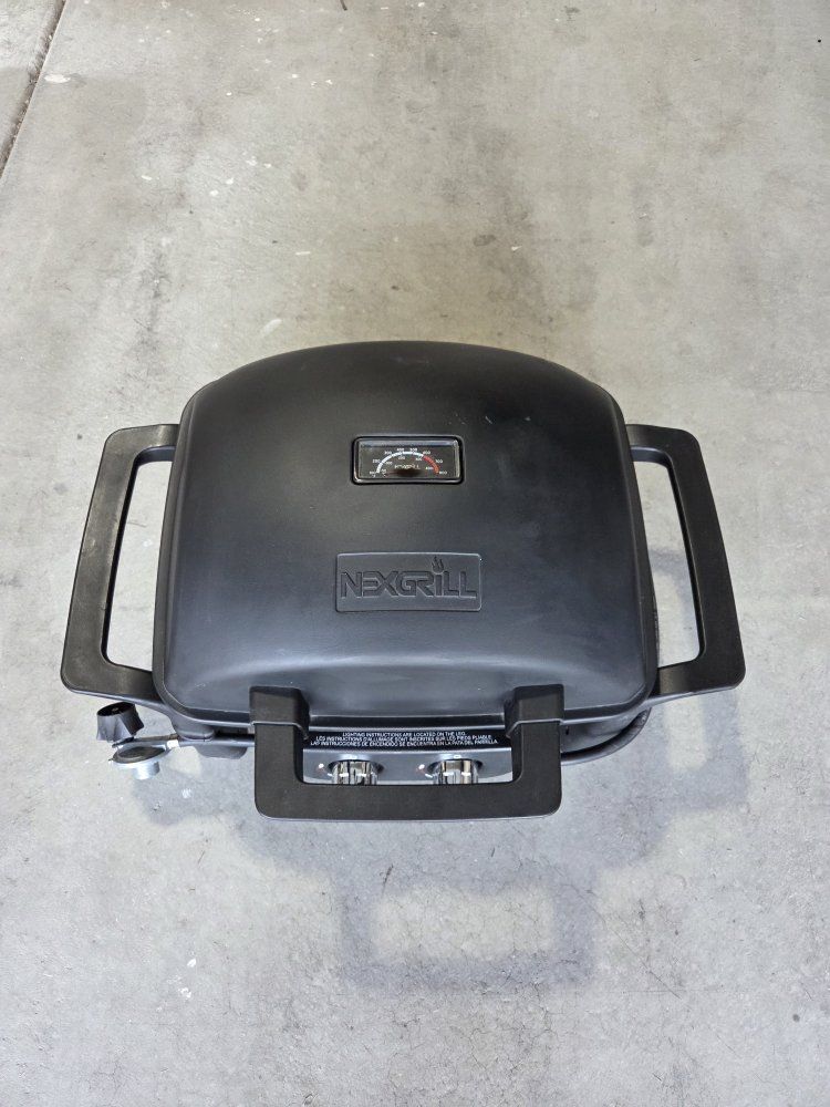 Nexgrill Propane Tabletop Grill – Great Condition (Recently cleaned)
