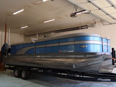 Manitou Encore Pontoon Boat with Twin Evinrude HO Motors 2019