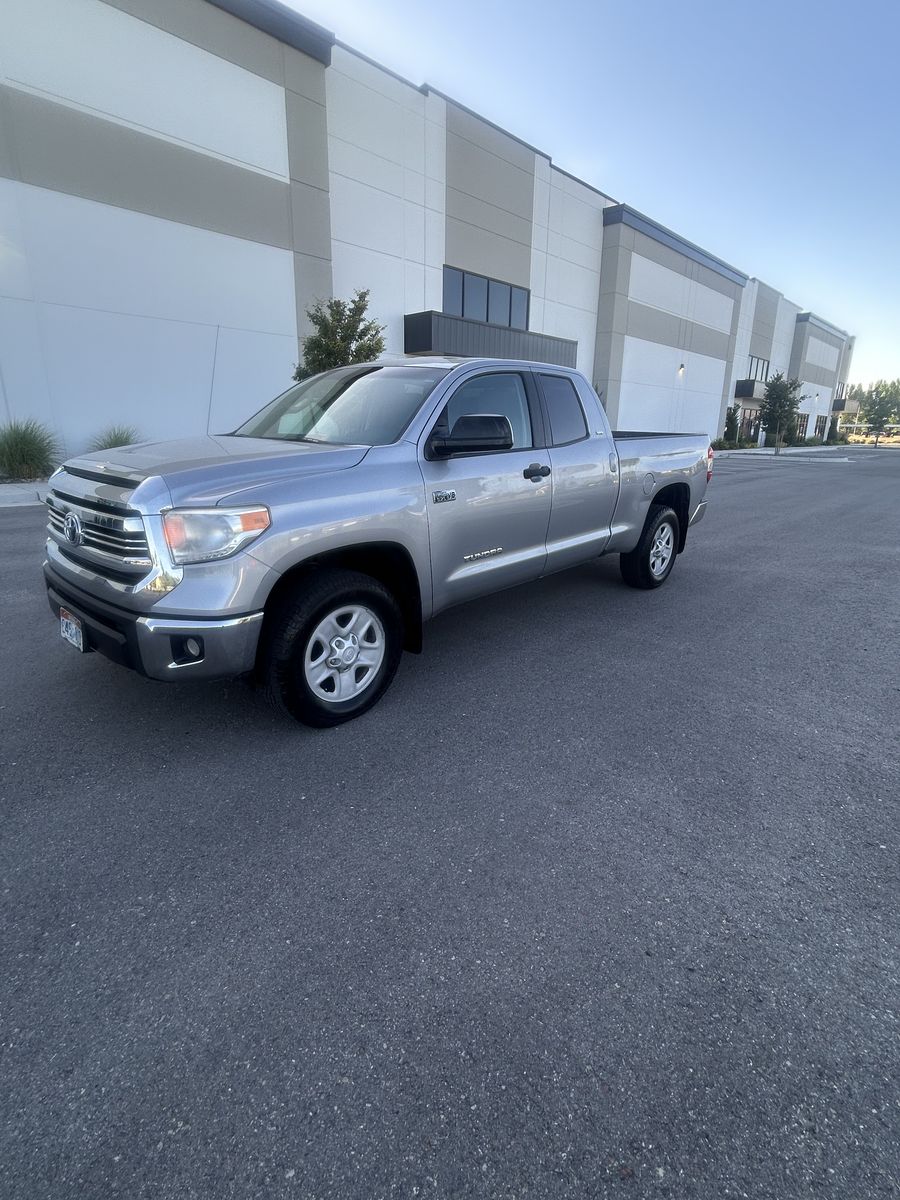 2016 Toyota Tundra SR5