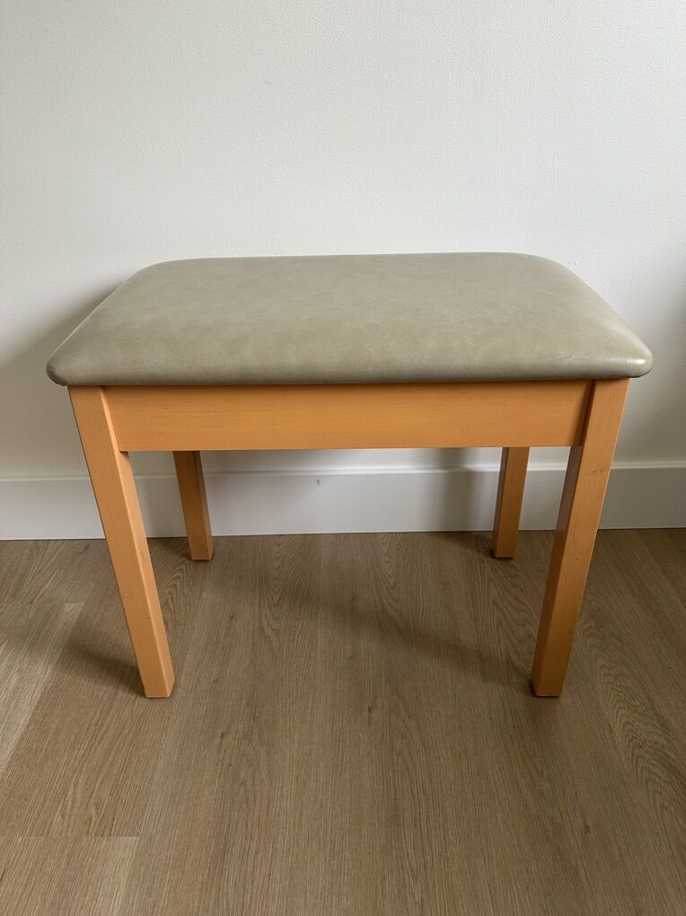 Nice Soft / Sturdy Bench