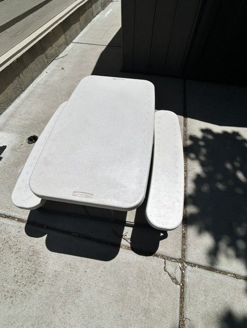 Lifetime kids picnic table