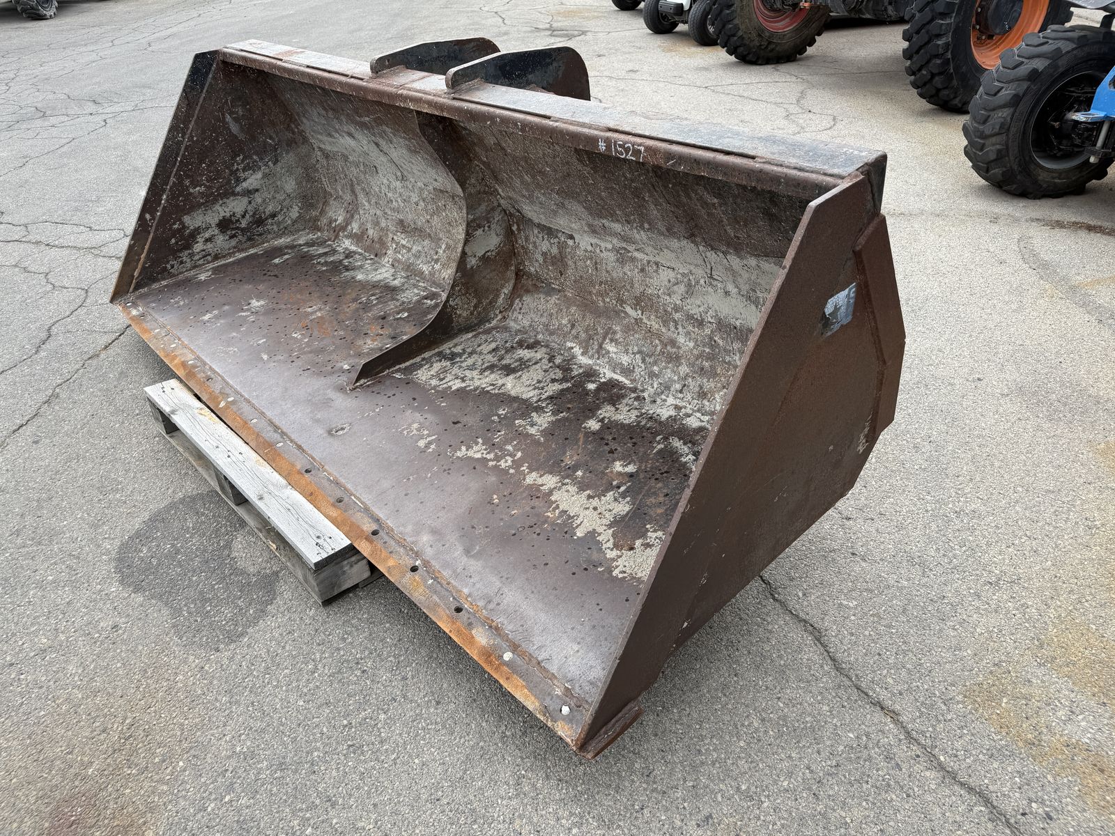 Used Loader Bucket Telehandler SkyTrak, JLG, Genie, Xtreme 94" Wide Quick Attach Quick Tach