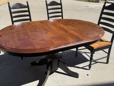Beautiful Two-Tone Solid Wood Dining Set – 42" Round Table + 17" Leaf & 6 Chairs