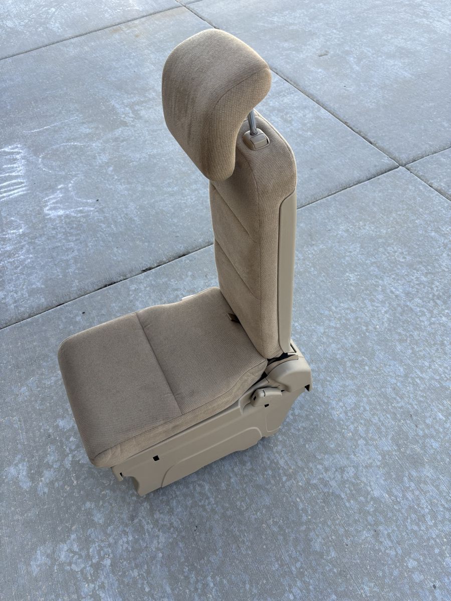 Honda Odyssey 2005-2010 Tan Middle Row Passenger Seat - Excellent Condition, Ready to Install