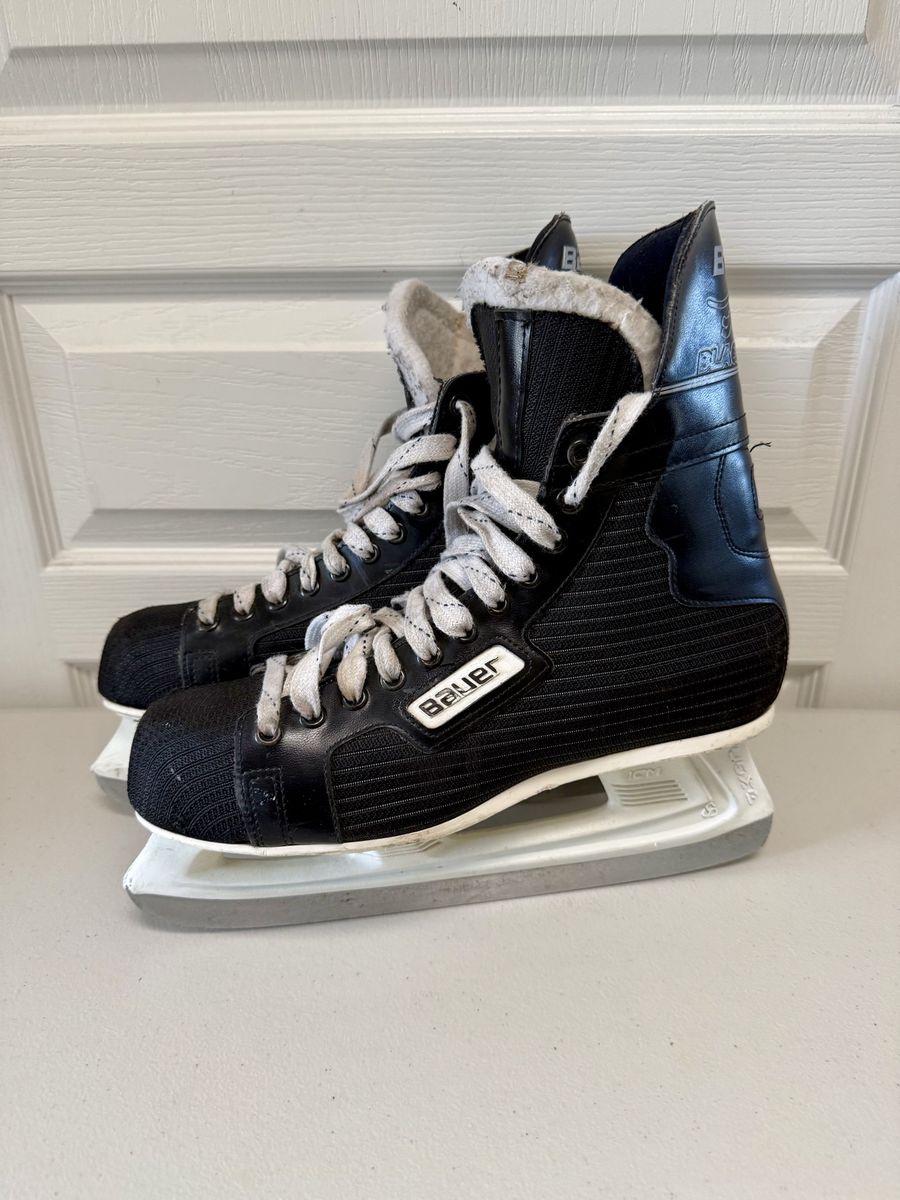 Men’s size 10.5 Bauer Black Panther Hockey Skates