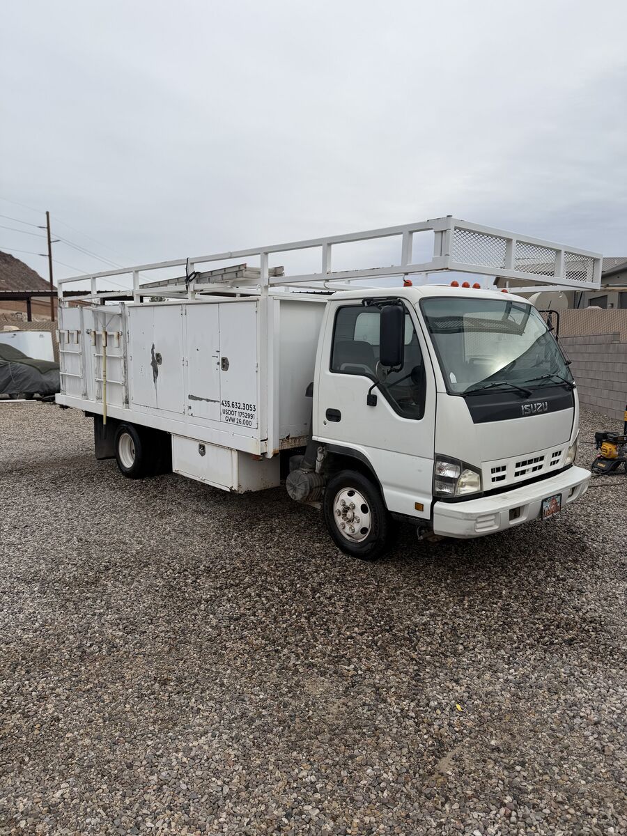 2007 Isuzu NPR-HD 