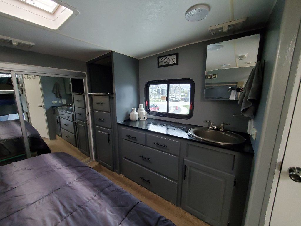 Main image 5