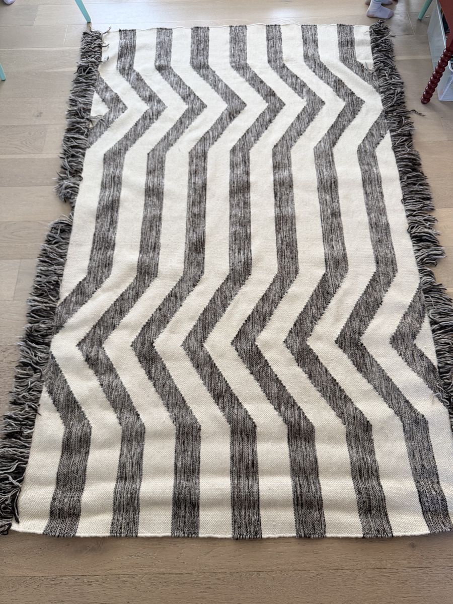 West Elm Wool Rug, 5x7