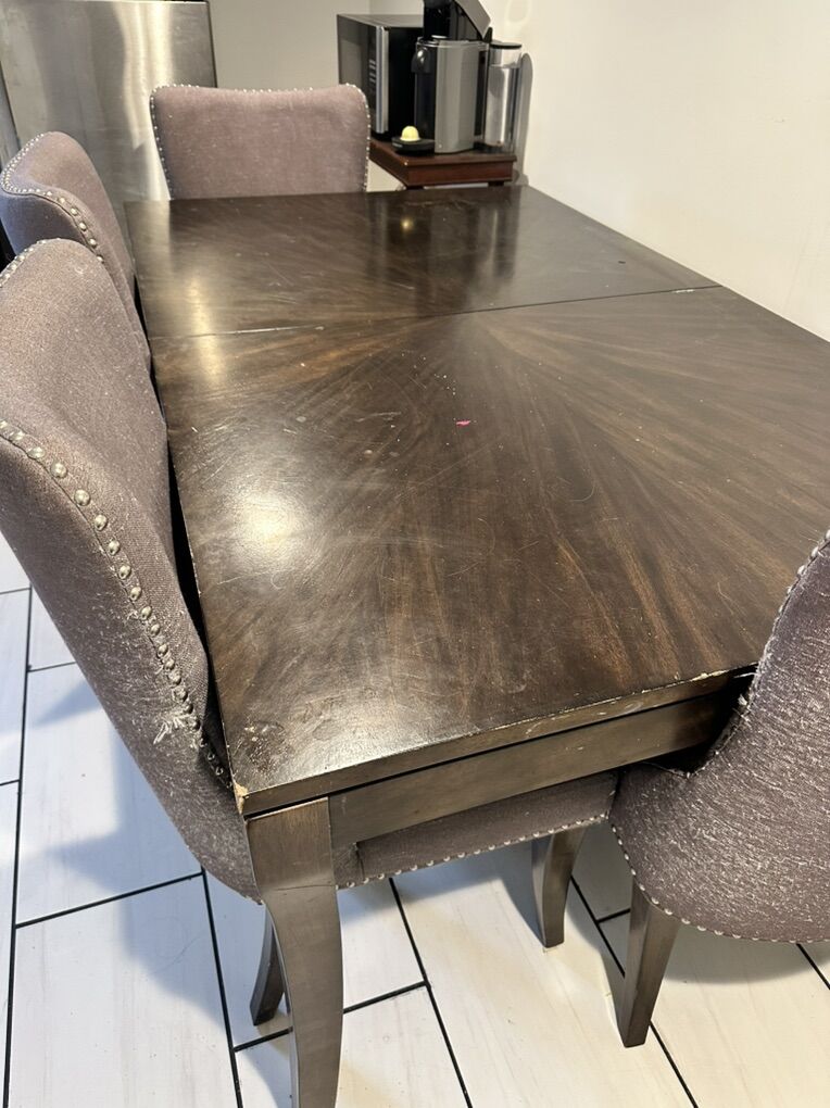 Wood Dinning Table And Chairs