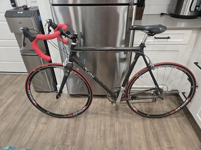 Calfee Carbon Fiber Road Bike with Velomax Wheels and University of Utah Jersey Bundle