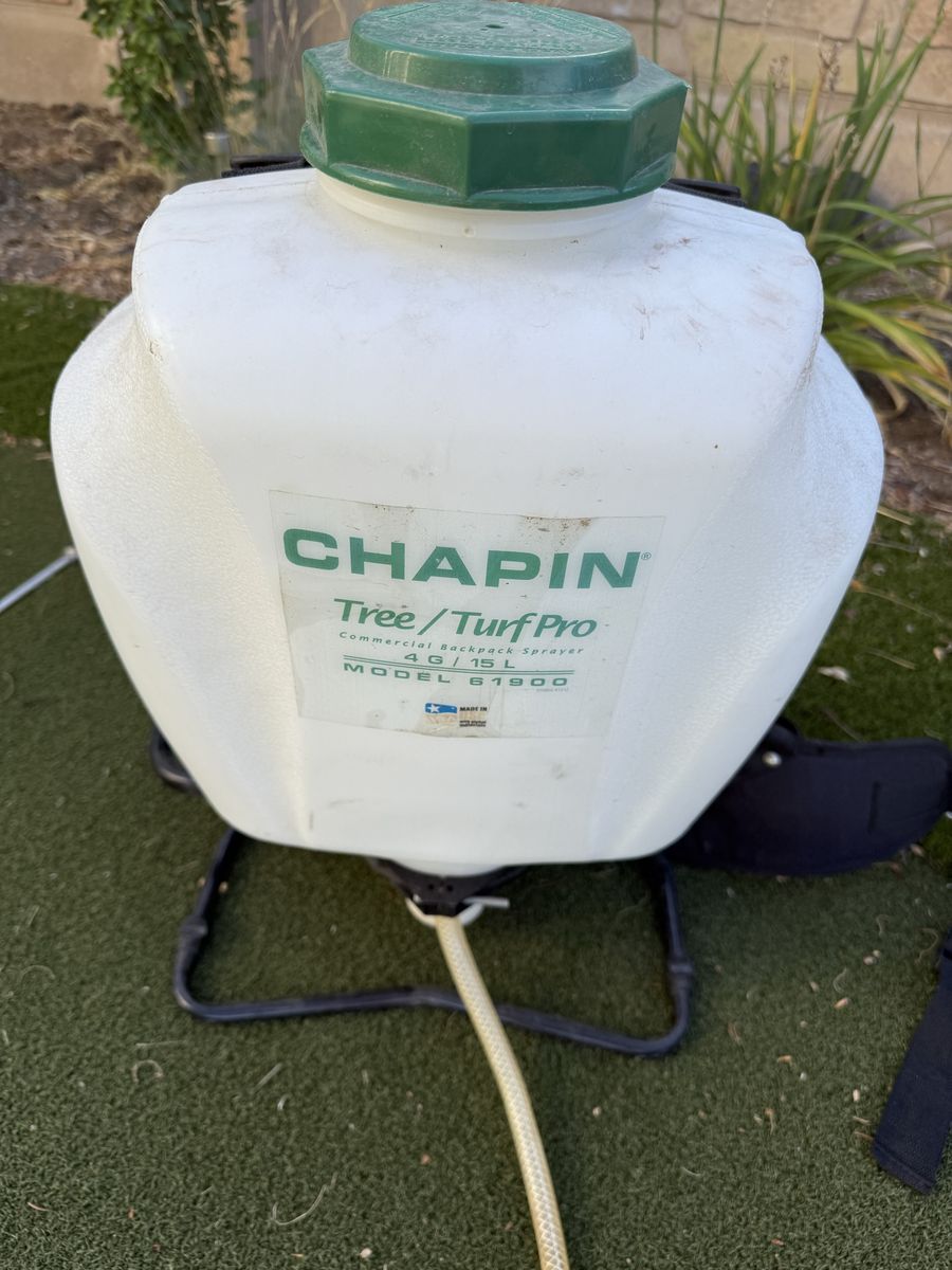 Chapin Tree/Turf Pro Commercial Backpack Sprayer 4 Gallon - Model 61800