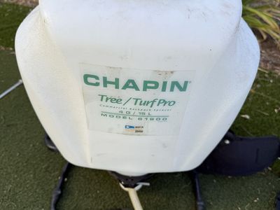 Chapin Tree/Turf Pro Commercial Backpack Sprayer 4 Gallon - Model 61800