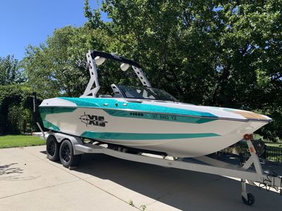 Axis Surf Combo Boat A22 2019 Used Immaculate Kept Like New