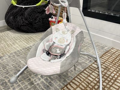 Ingenuity InLighten Cradling Baby Swing & Rocker - Unicorn, Excellent Condition, Adjustable, Music