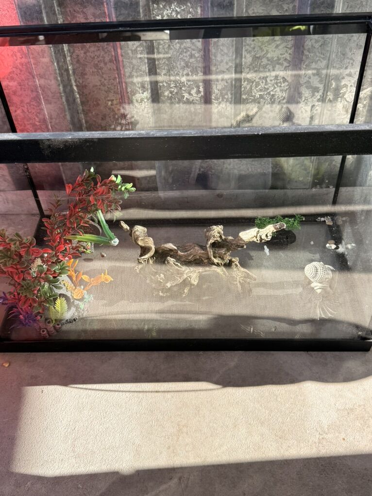 20 GALLON HIGH FISH TANK & GRAVEL