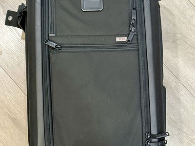 TumI Alpha 3 Continental Expandable Carry On