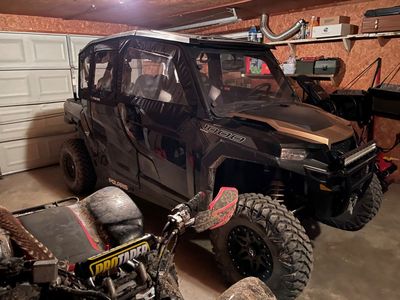 2019 Polaris General 4 1000 Ride Command – 4 Seater