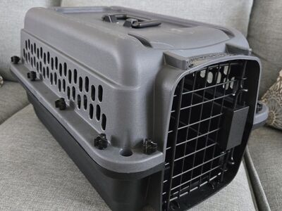 Pet Crate Carrier Kennel - Like New