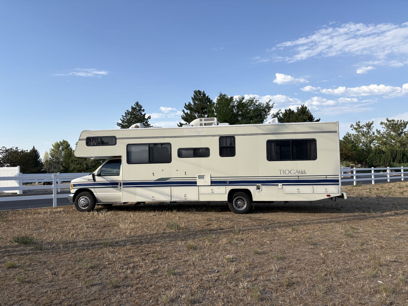 1995 Tioga E350 Class C Motorhome - Gas, 62k Miles, AC, Onan on board generator.