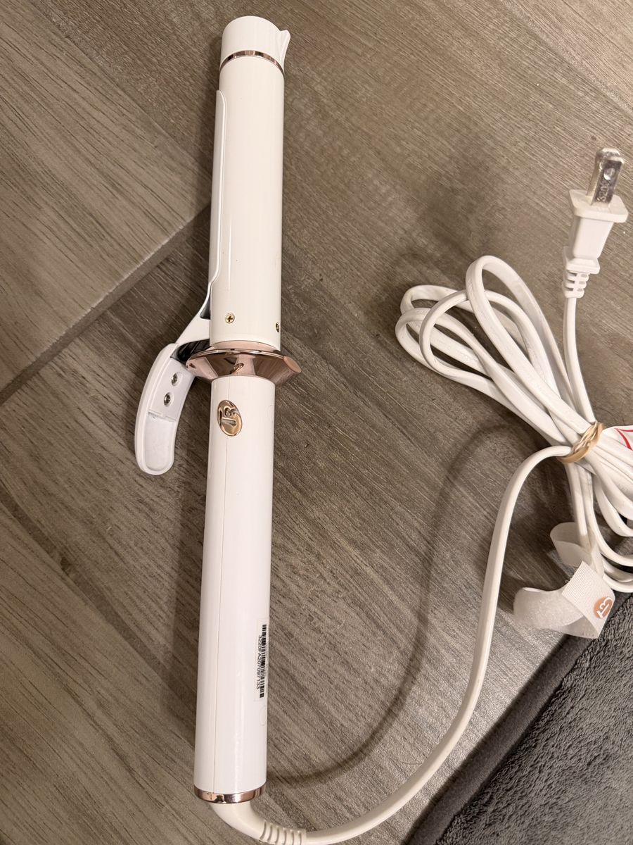 T3 Twirl 1 1/4 in Curling Iron - White (77581)