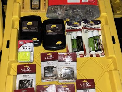 Archery Hunting Gear Bundle: Mossy Oak Field Tips, Plano Cases & More