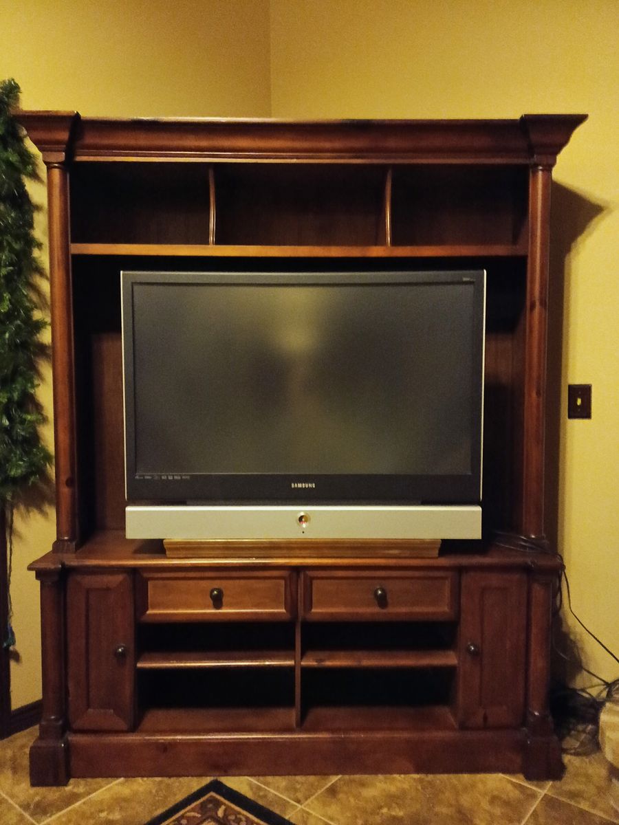 TV hutch