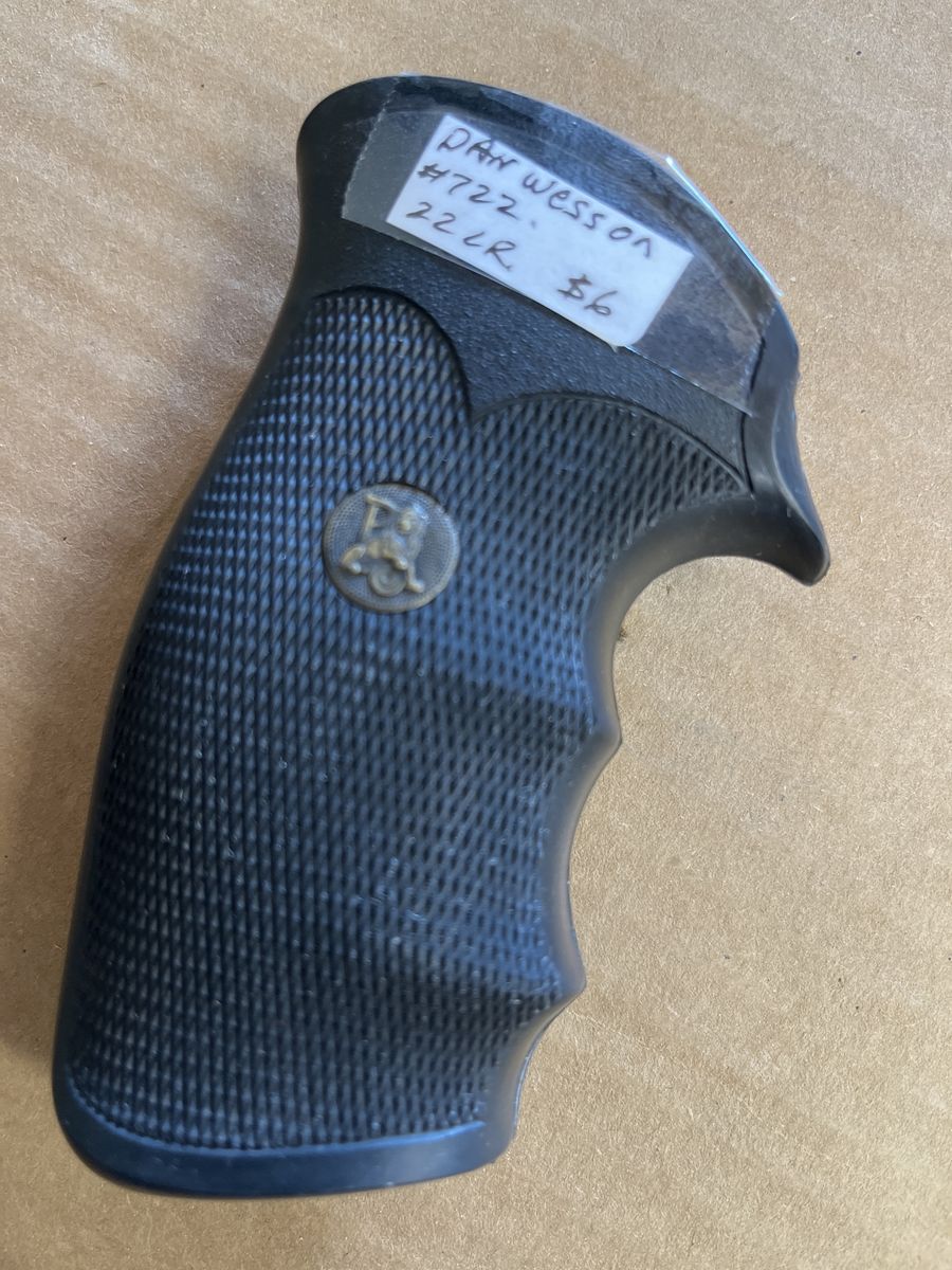 Dan Wesson #722 .22 LR Black Rubber Grips - Pachmayr Gripper.