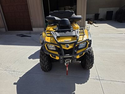 Can-Am Outlander 650 ATV Quad with Storage Box and Winch