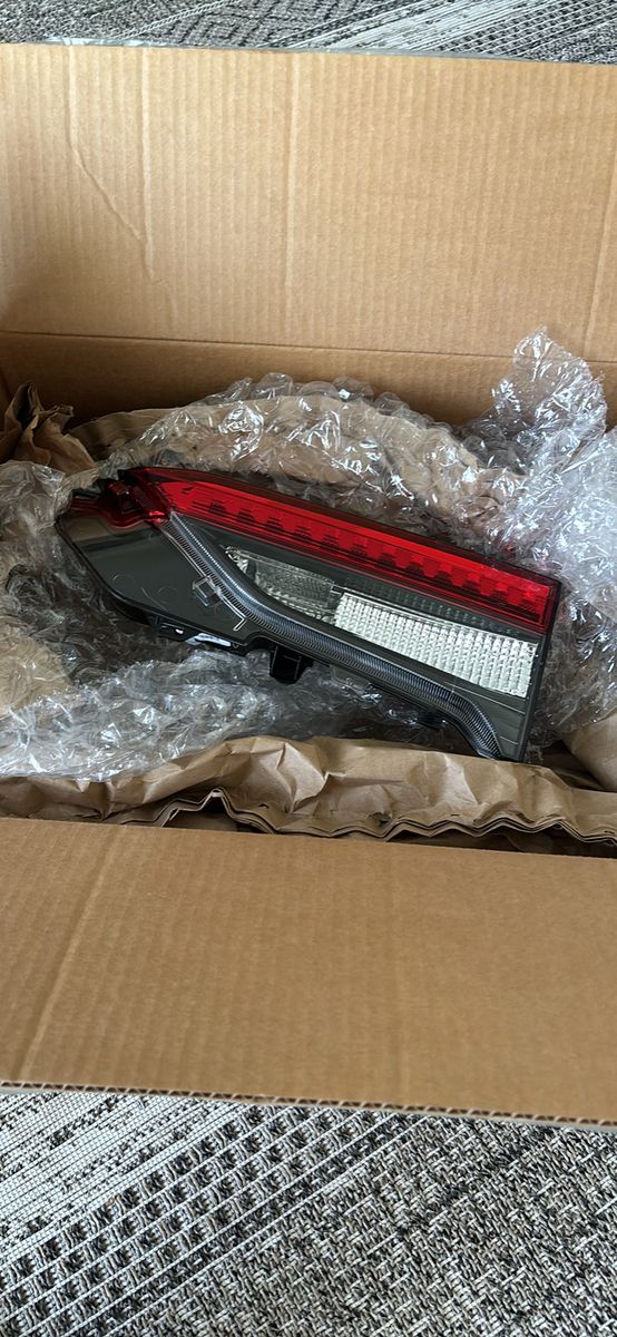 2021 RAV4 Hybrid taillight