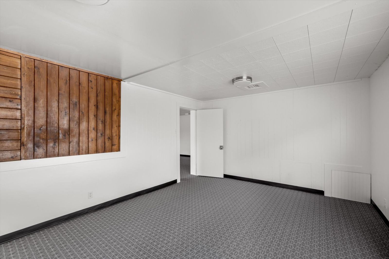 Main image 12