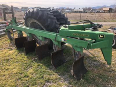 John Deere 975 Five Bottom Plow