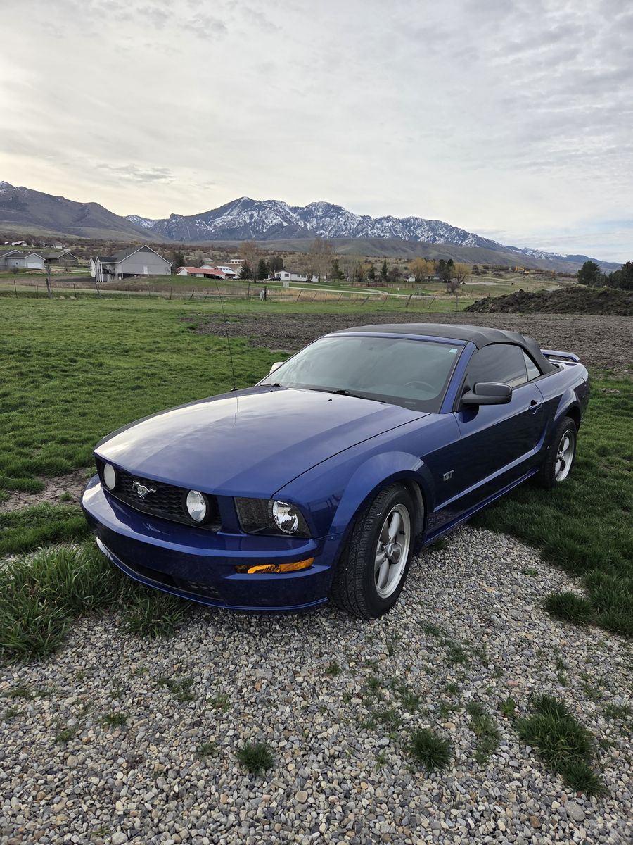 2005 Ford Mustang GT Premium