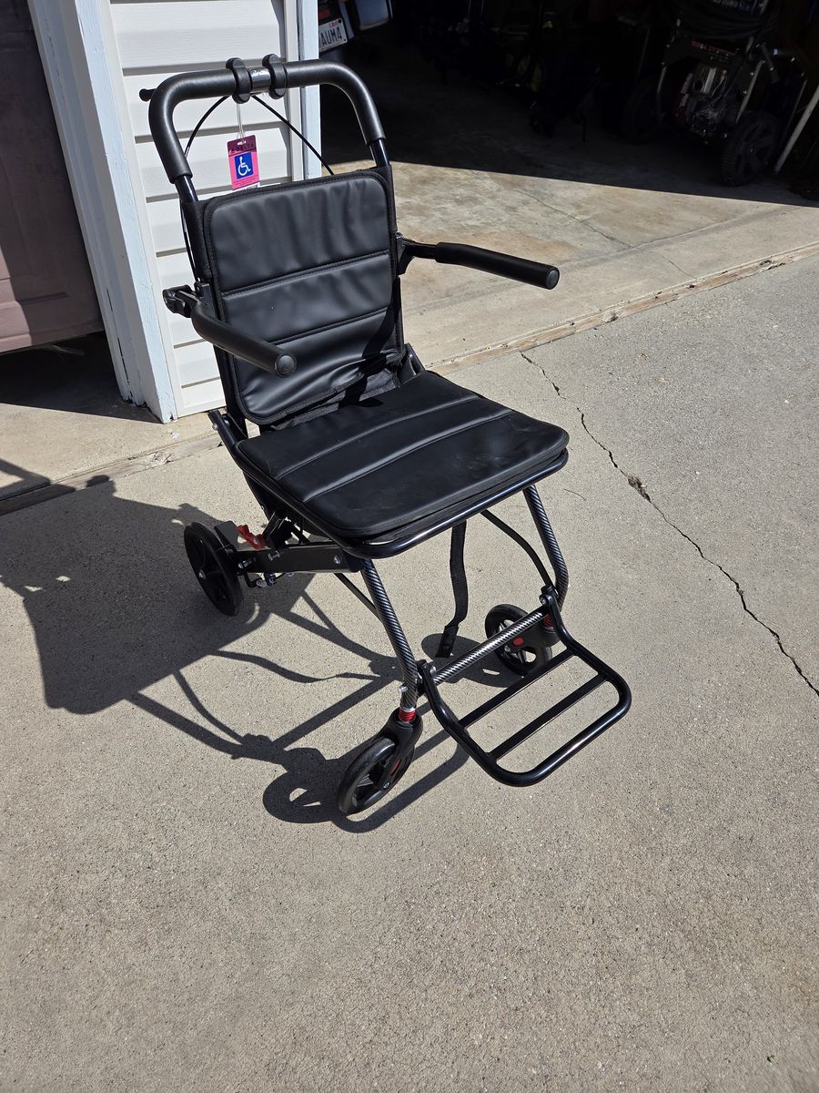 Light weight transport chair