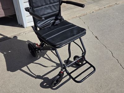 Light weight transport chair