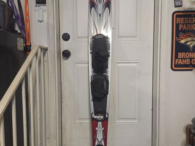 Slalom water ski