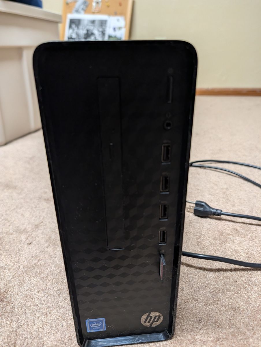 For sale:  HP Desktop Computer - Windows 11 - 8GB 1TB   ($60 or best offer)
