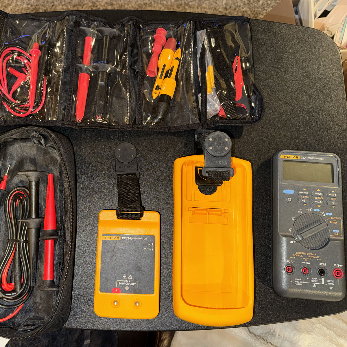 Fluke 787 ProcessMeter + PRV240 Proving Unit Kit