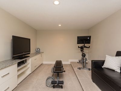 9.5-Foot SEAMLESS REAL Granite Countertop & Cabinet Set