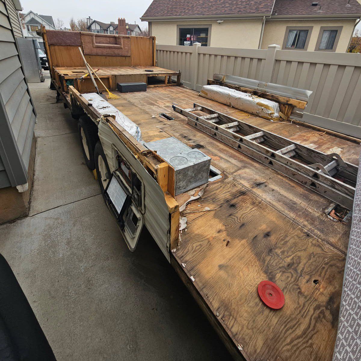 1985 5th Wheel Trailer