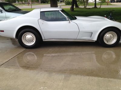 1975 Chevy Corvette with 350 engine