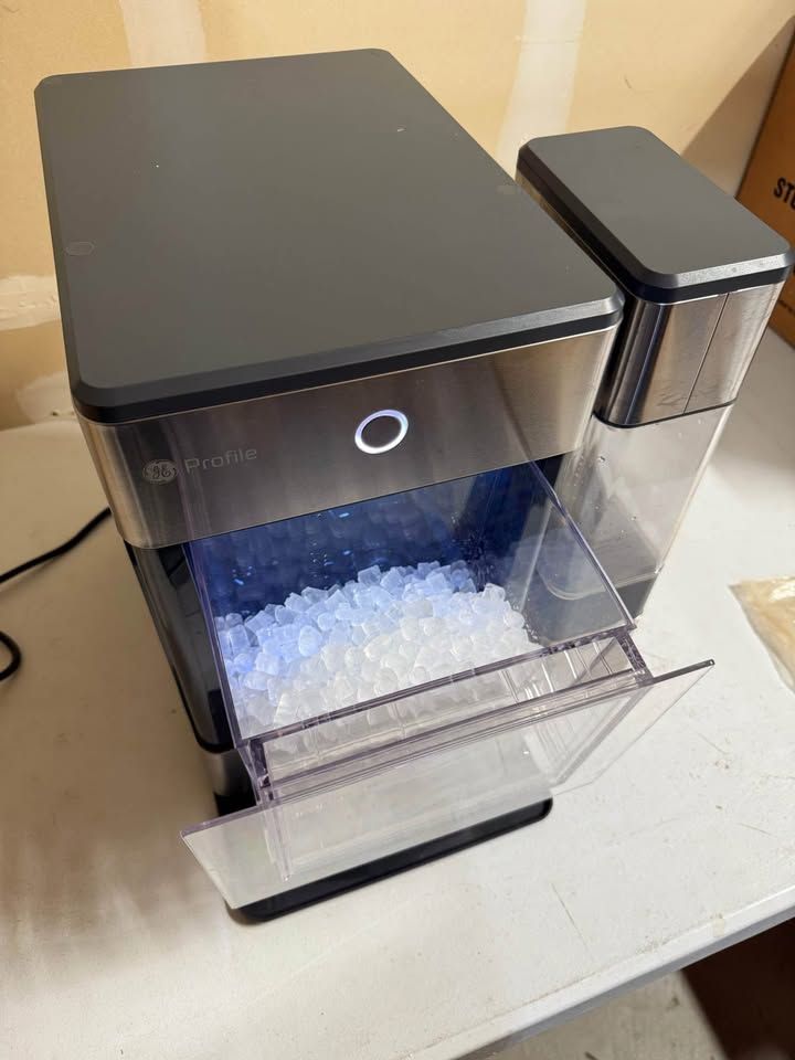 GE Profile Opal Nugget Ice Maker — works, small dent