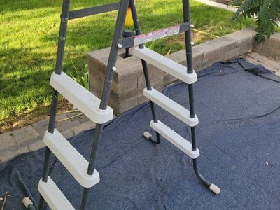 Above Ground Swimming Pool A-Frame Ladder with Safety Treads