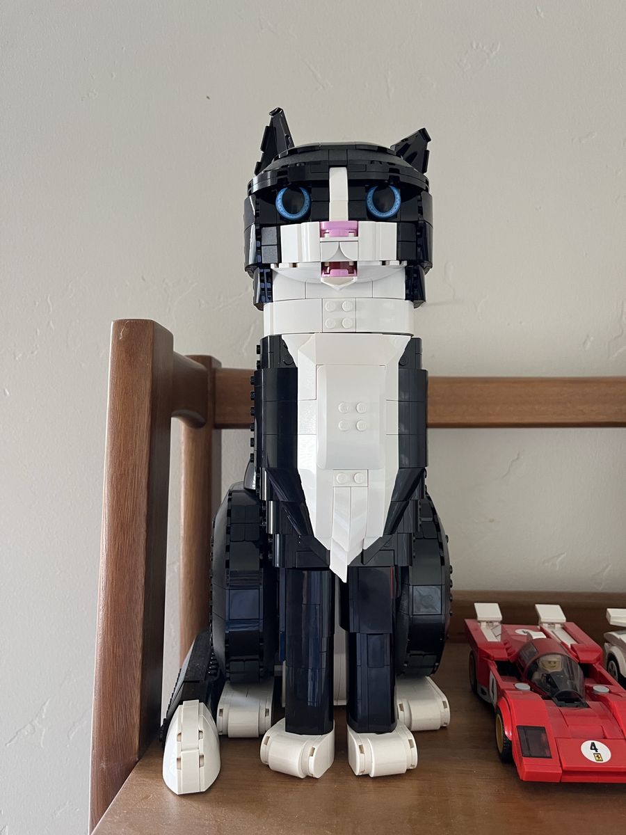Lego tuxedo cat