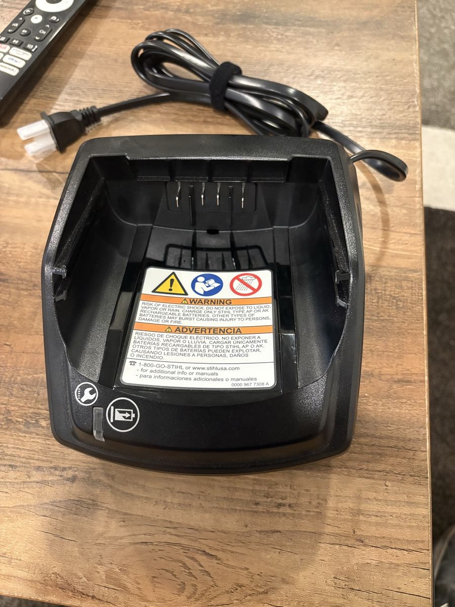 Stihl AL 101 Standard Battery Charger for AK and AP Series Batteries